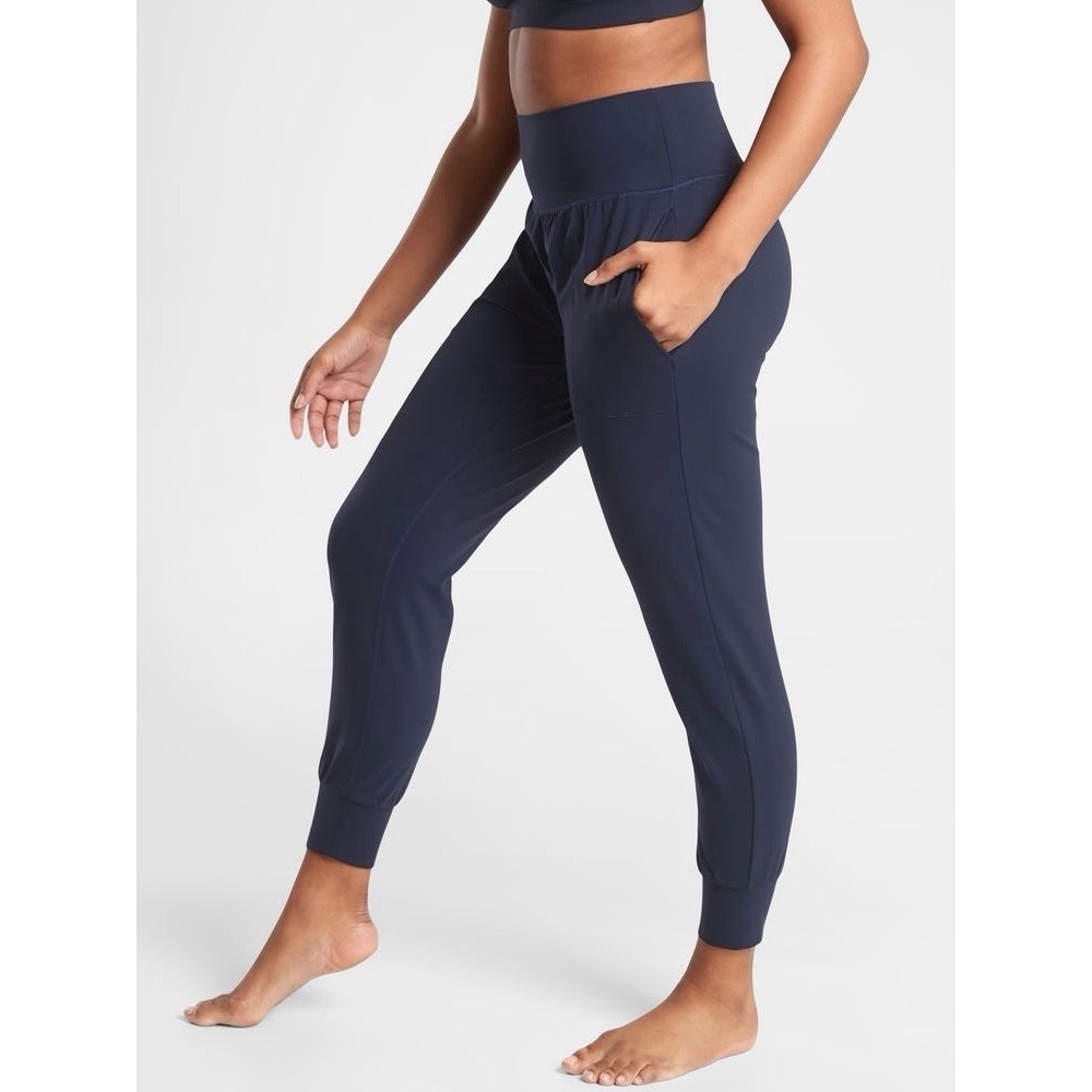 ATHLETA Salutation Jogger Navy